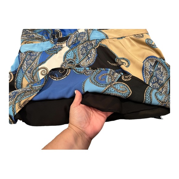 Attention halter top paisley print. - Picture 5 of 12